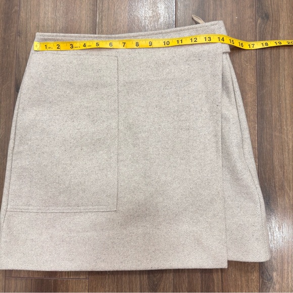 COS Short Wool Skirt Wrap Patch Pocket beige Size 6 - Picture 6 of 16